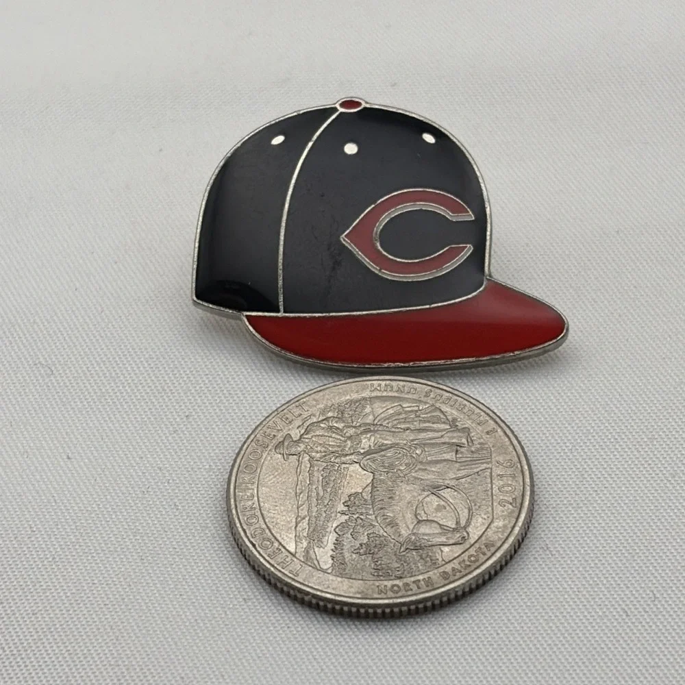 Cincinnati Reds Logo‎ MLB Baseball Team SnapBack Cap Hat Lapel Hat Pin